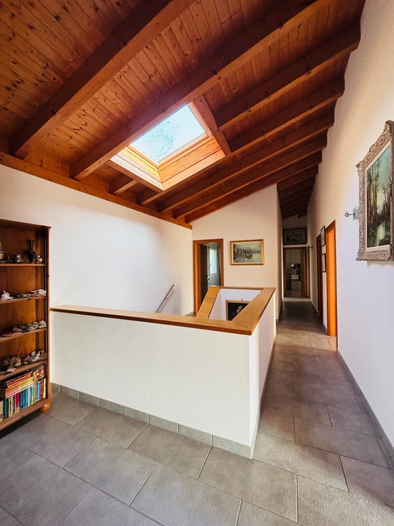 Grande casa con 6 Camere da letto e ampio giardino a Galbisio 16