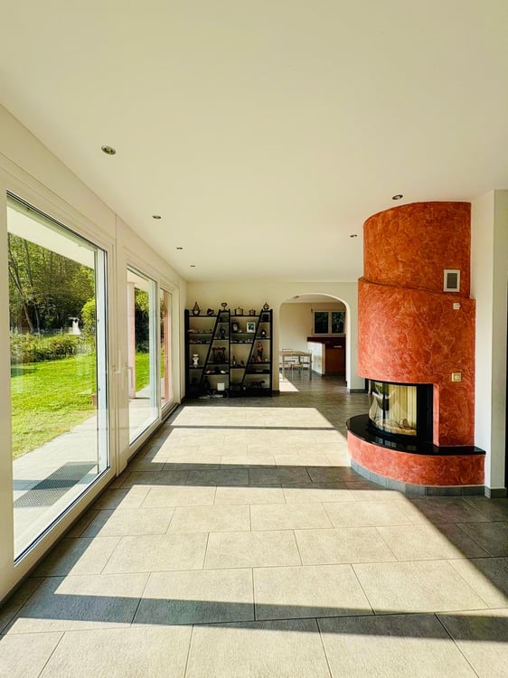 Grande casa con 6 Camere da letto e ampio giardino a Galbisio 5