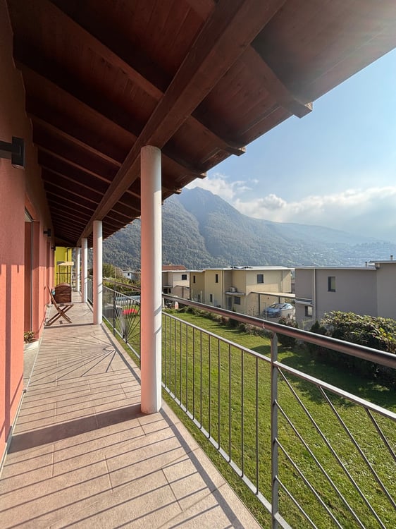 Grande casa con 6 Camere da letto e ampio giardino a Galbisio 19