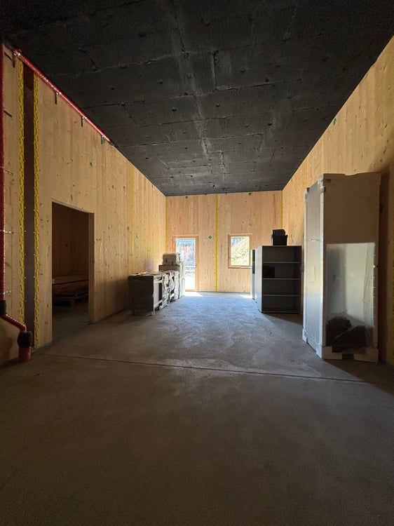 Locale commerciale con deposito a Cama - Opportunità unica 5