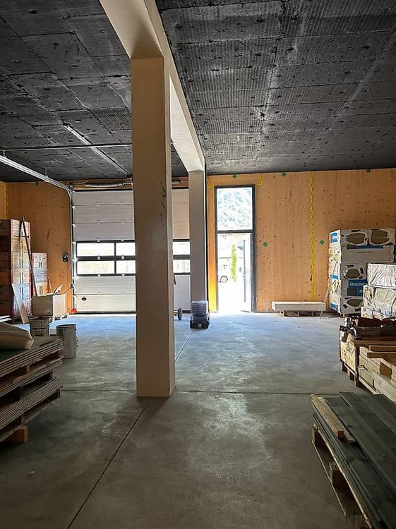 Spazio commerciale per azienda artigianale o magazzino 6