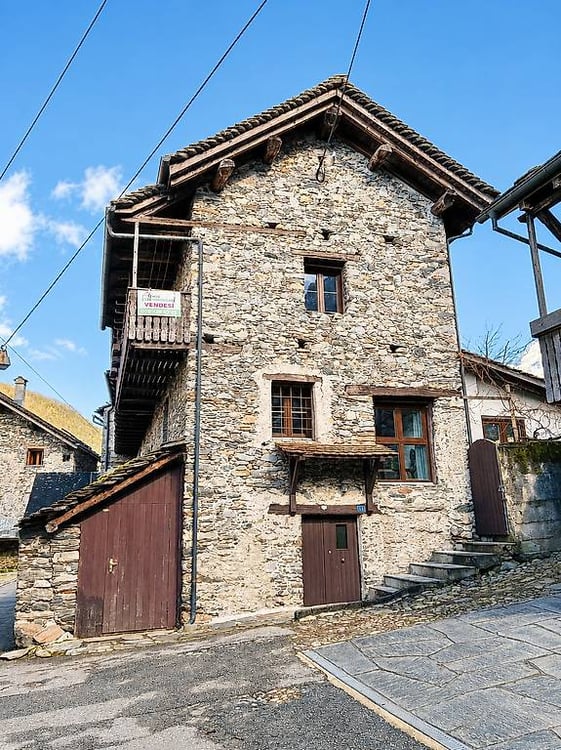 Steinhaus mit Kamin und Pizzaofen, ideal auch als Ferienhaus 12