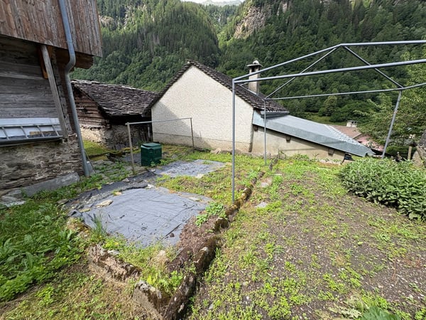 Rustica Casa di Montagna e stalla a Rossa, Grigioni 16