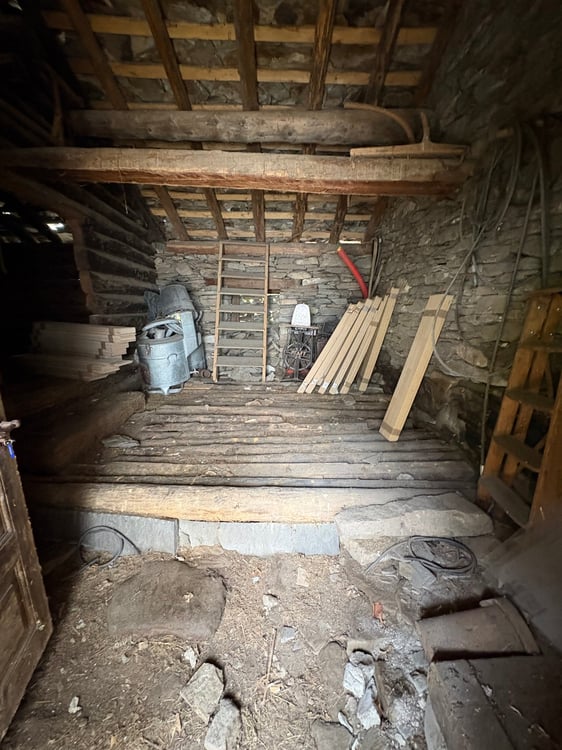 Rustica Casa di Montagna e stalla a Rossa, Grigioni 20