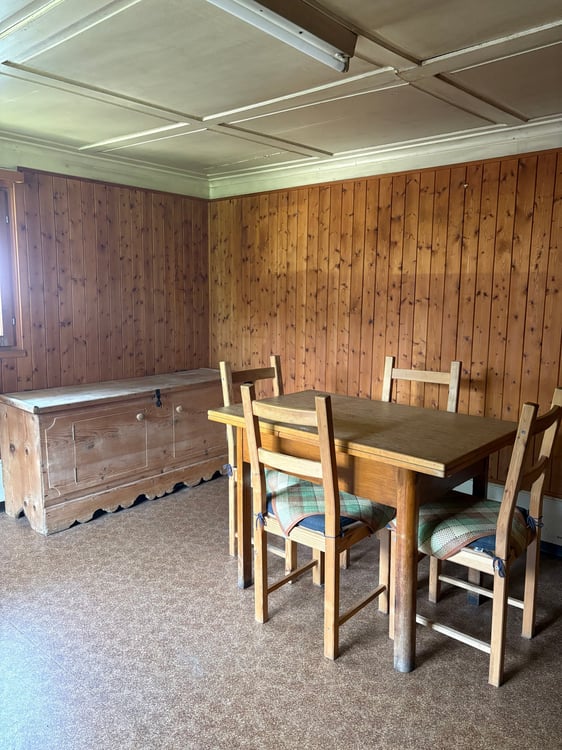 Rustica Casa di Montagna e stalla a Rossa, Grigioni 7
