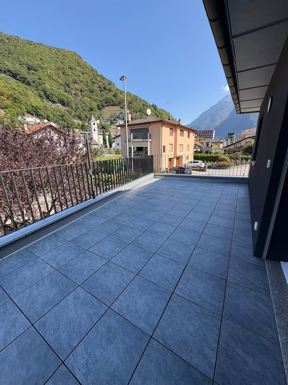 Casa monofamigliare con terrazzo e giardino in centro a Roveredo 26