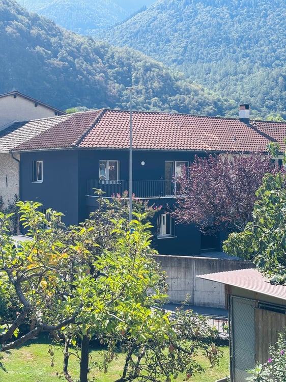 Casa monofamigliare con terrazzo e giardino in centro a Roveredo 1