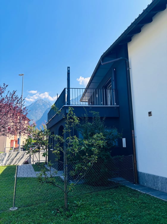 Casa monofamigliare con terrazzo e giardino in centro a Roveredo 31