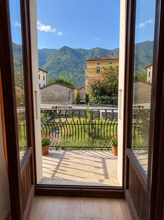 Casa Bifamiliare di 5.5 + 2 Locali a San Vittore – Charme Storico e Comfort Moderno 7