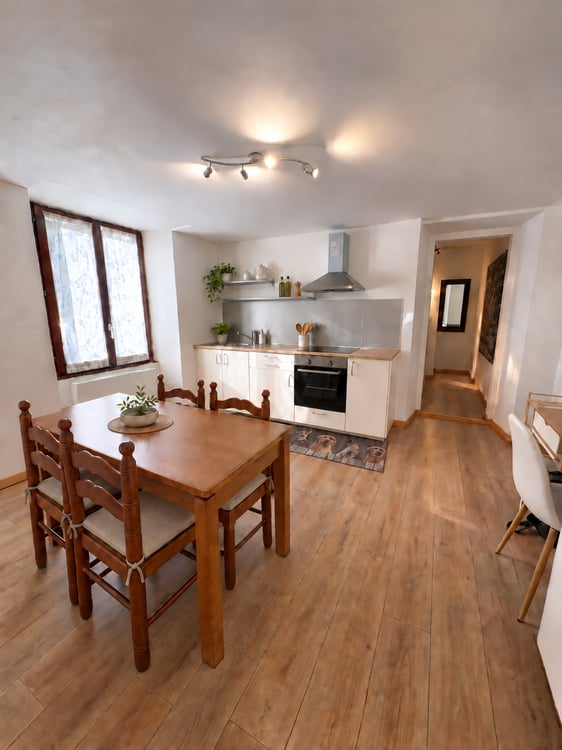 HAUS MIT HAUPTWOHNUNG UND SEPARATER WOHNEINHEIT IN SAN VITTORE GR 30