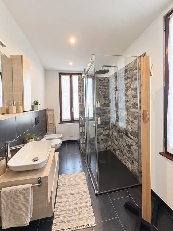 HAUS MIT HAUPTWOHNUNG UND SEPARATER WOHNEINHEIT IN SAN VITTORE GR 8