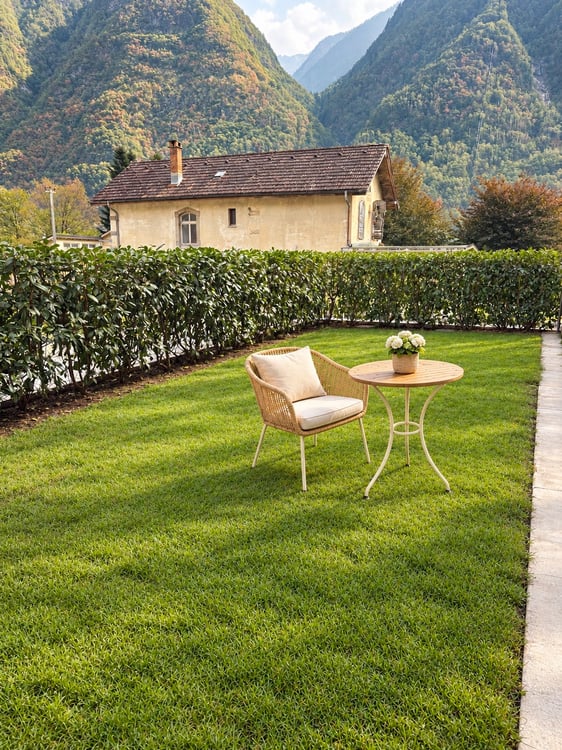 Appartamento 2.5 locali con giardino in affitto a Grono 11