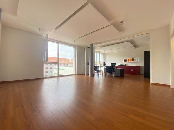 Surface administrative à louer à 2 pas du M1 et la gare de Renens 2