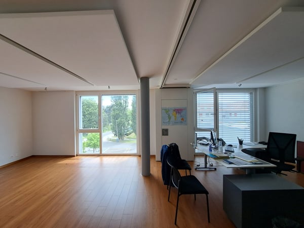 Surface administrative à louer à 2 pas du M1 et la gare de Renens 1