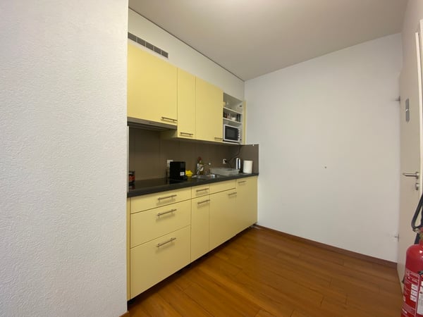 Surface administrative à louer à 2 pas du M1 et la gare de Renens 9