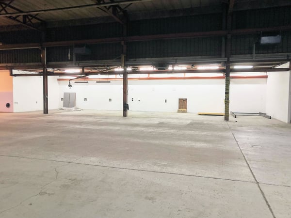 Chemin des Grandes-Vies 19, Entrepôt stock 12