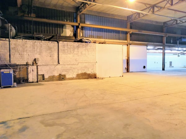 Chemin des Grandes-Vies 19, Entrepôt stock 6