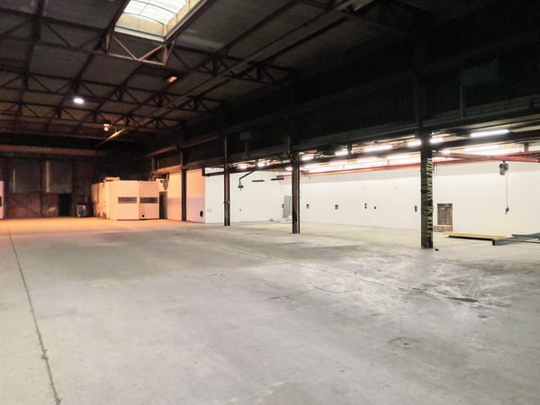 Chemin des Grandes-Vies 19, Entrepôt stock 4