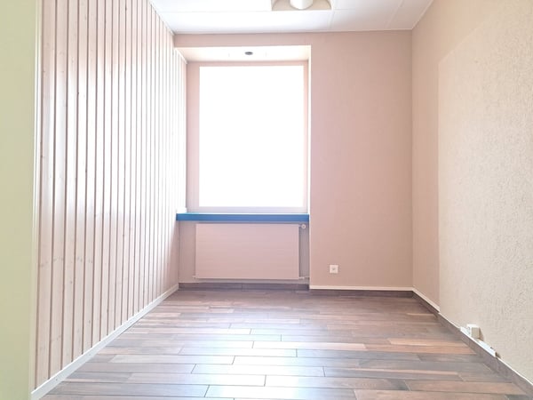 ROGER-DE-GUIMPS 5, LOCAL COMMERCIAL AU CENTRE-VILLE 5