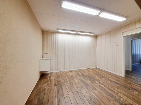 ROGER-DE-GUIMPS 5, LOCAL COMMERCIAL AU CENTRE-VILLE 7