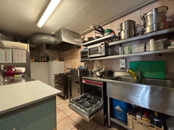 Rue de Chêtre 2, restaurant à louer 6