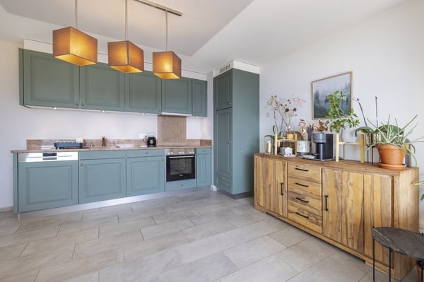 Superbe1.5 pieces meublé avec grand balcon sud. Location saison 5