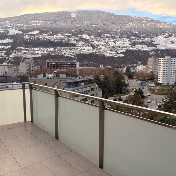 BEL APPARTEMENT 1.5PCES AVEC GRAND BALCON 2