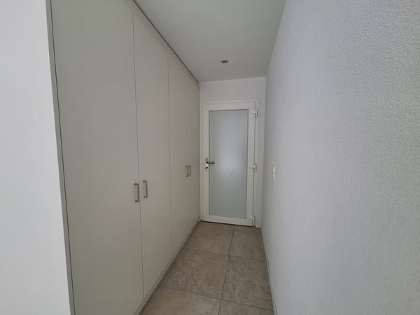 MAGNIFIQUE APPARTEMENT 1.5PCES AU REZ 5