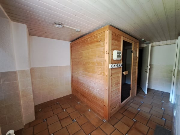 Lumineuse villa mitoyenne de 7.7p à louer au coeur d'Apples 13