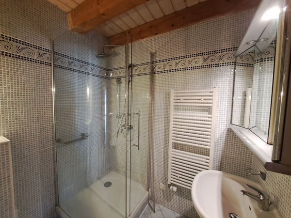 Lumineuse villa mitoyenne de 7.7p à louer au coeur d'Apples 10