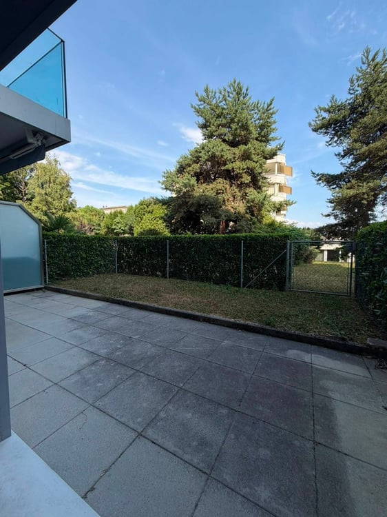 Charmant appartement de 5 pièces au rez à Pully 2