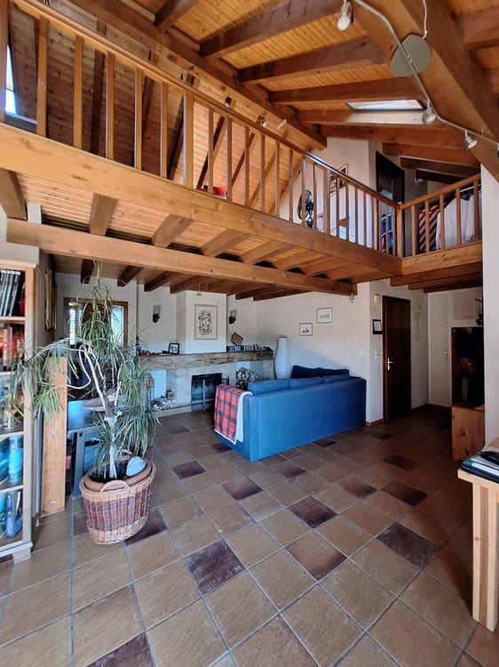 A louer à Puidoux bel appartement de 5 pièces situé au 3ème étage. 1