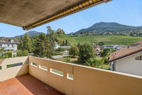 Appartement de 3 pièces entièrement rénové à Clarens 9
