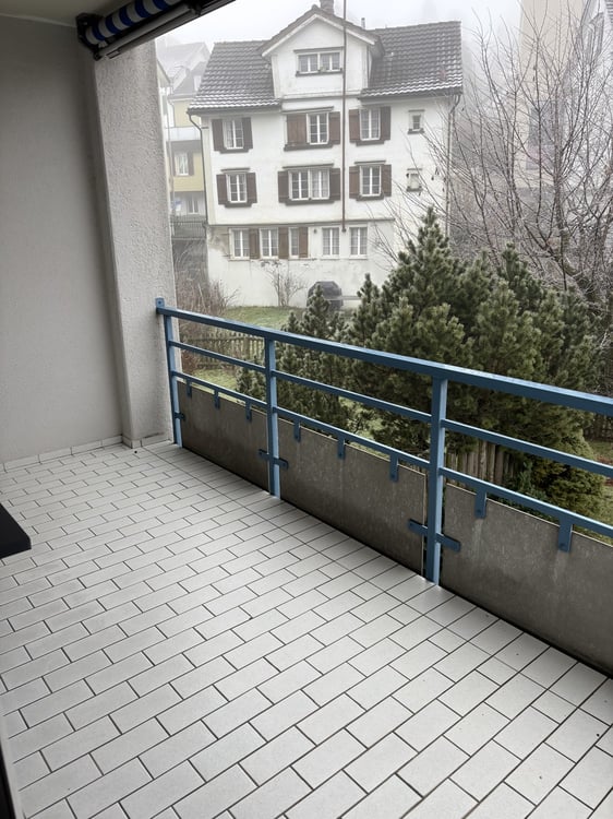 Moderne Wohnung mit grossem Sitzplatz 8