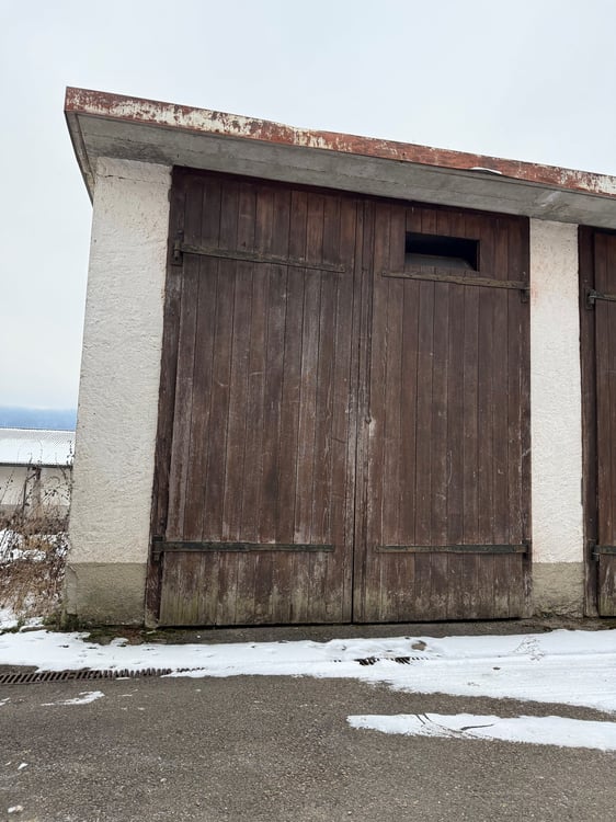 Val-de-Ruz, garage box individuel à Chézard-St-Martin, camping-car autorisé 6