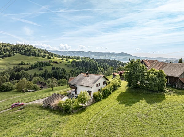 Familienhaus in Panoramalage! 1