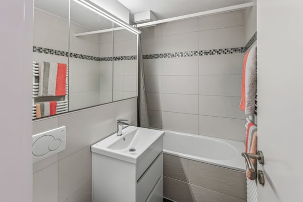 Familienglück mit Garten & Pool - modernisiertes, 2.5-Zimmer-Reihenhaus 9
