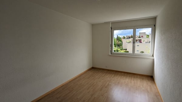 Helle 1.5-Zimmer-Attika-Wohnung in der nähe vom Shoppyland 6