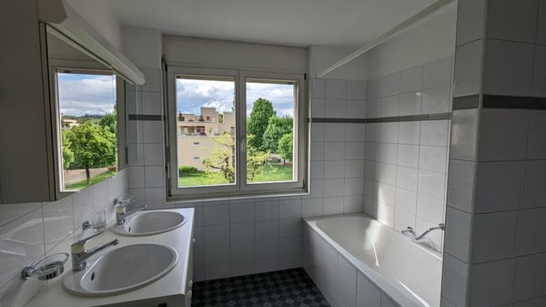 Helle 1.5-Zimmer-Attika-Wohnung in der nähe vom Shoppyland 2