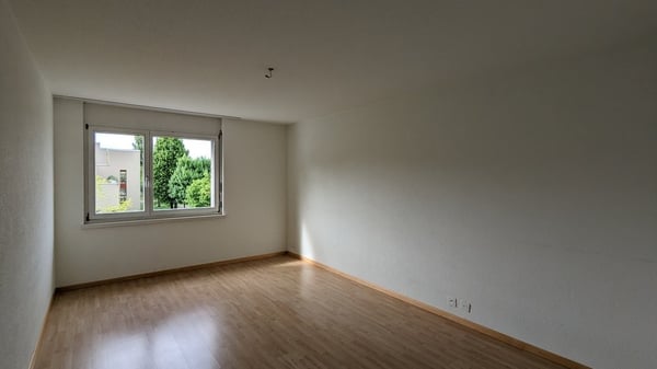 Helle 1.5-Zimmer-Attika-Wohnung in der nähe vom Shoppyland 7