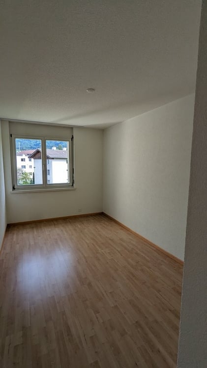 Helle 2.5-Zimmer-Attika-Wohnung in der nähe vom Shoppyland 8