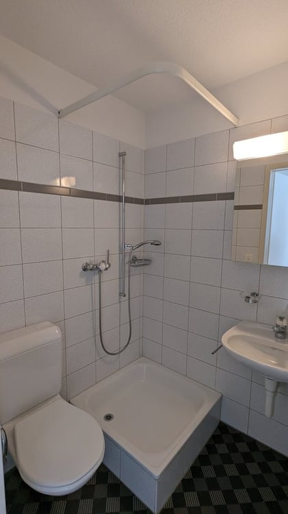 Helle 2.5-Zimmer-Attika-Wohnung in der nähe vom Shoppyland 3