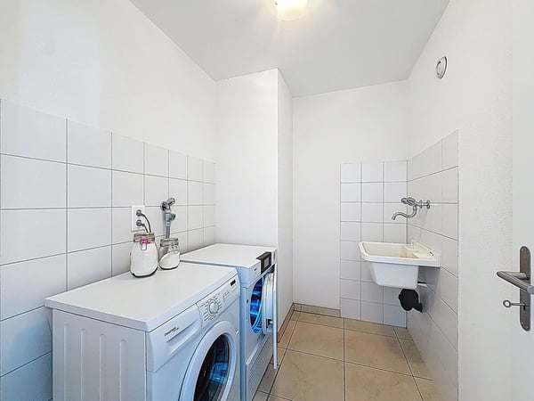Duplex lumineux de 4,5 pièces, avec balcon plein sud et vue dégagée - belle opportunité à Belfaux 13