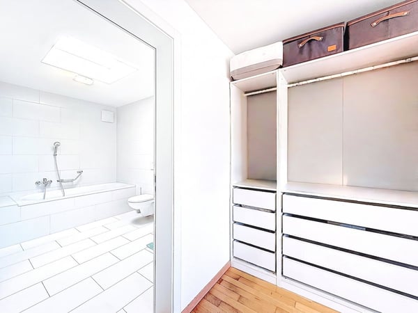 Duplex lumineux de 4,5 pièces, avec balcon plein sud et vue dégagée - belle opportunité à Belfaux 8