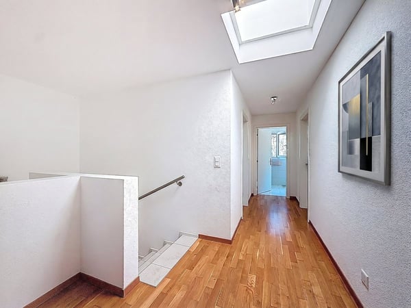 Duplex lumineux de 4,5 pièces, avec balcon plein sud et vue dégagée - belle opportunité à Belfaux 6
