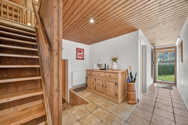 Maison de 1691 avec cachet, vue dégagée et panneaux entièrement rénovée - Haut-Intyamon 9