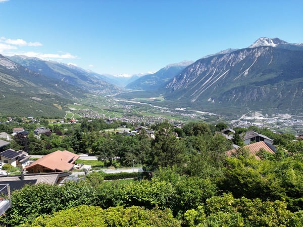 Splendide chalet de 2.5 pièces 640 m2 à Mollens vue imprenable 12