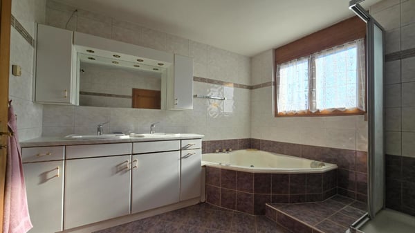 Spacieuse villa 2.5 pièces de 240m2 nets terrain de 845m2 à Savièse 3