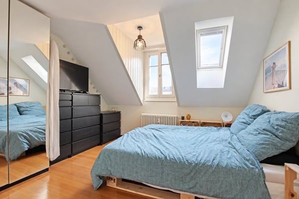 Charme vore ruschtikale Dachwohnig i tiptopem Zuestand ir Länggass 6