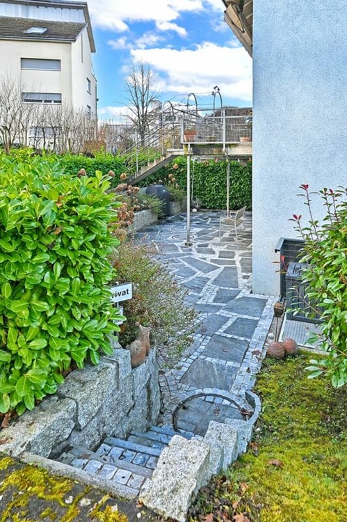 1.5-Zimmer Gartenwohnung mit individuellem Grundriss und grosszügigem Aussensitzplatz 9